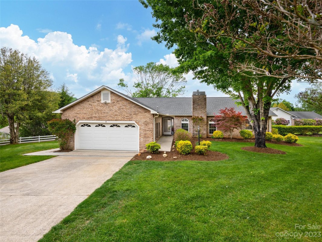 7 Creekside Court