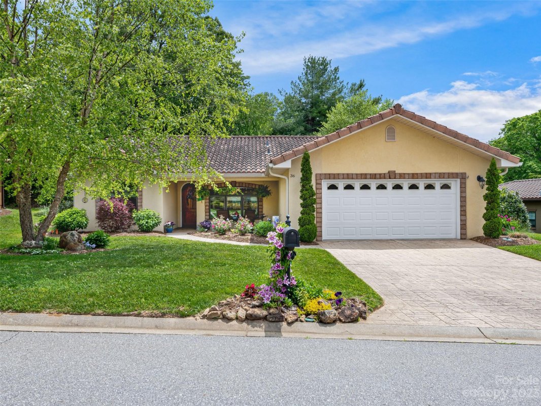 36 Ocaso Drive
