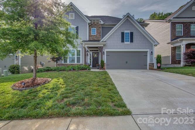 216 Robinwood Lane