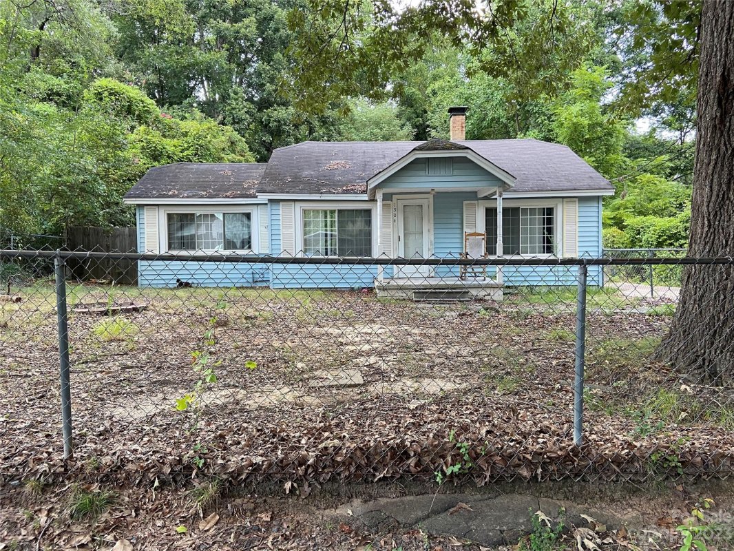 1504 Lake Street