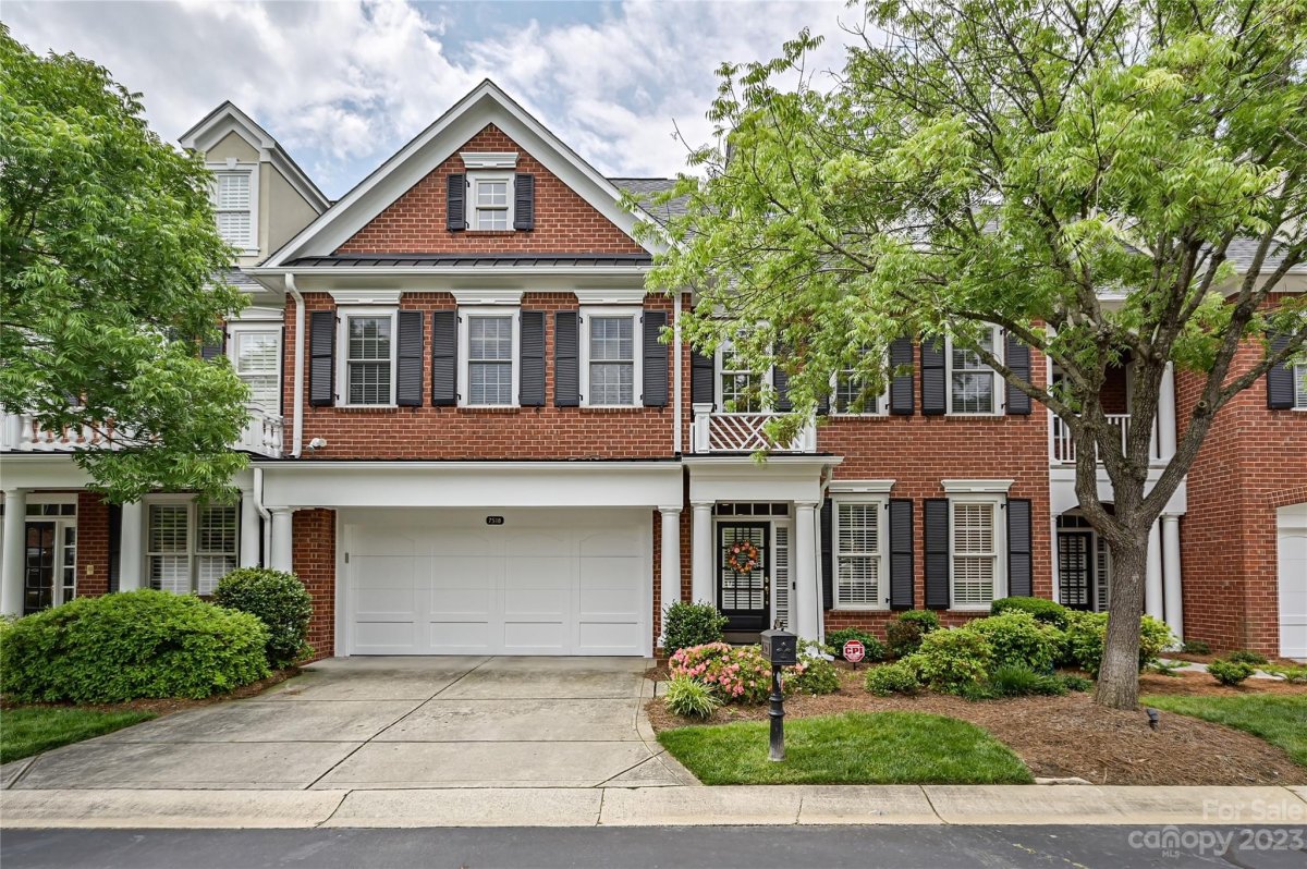 7518 Bluestar Lane