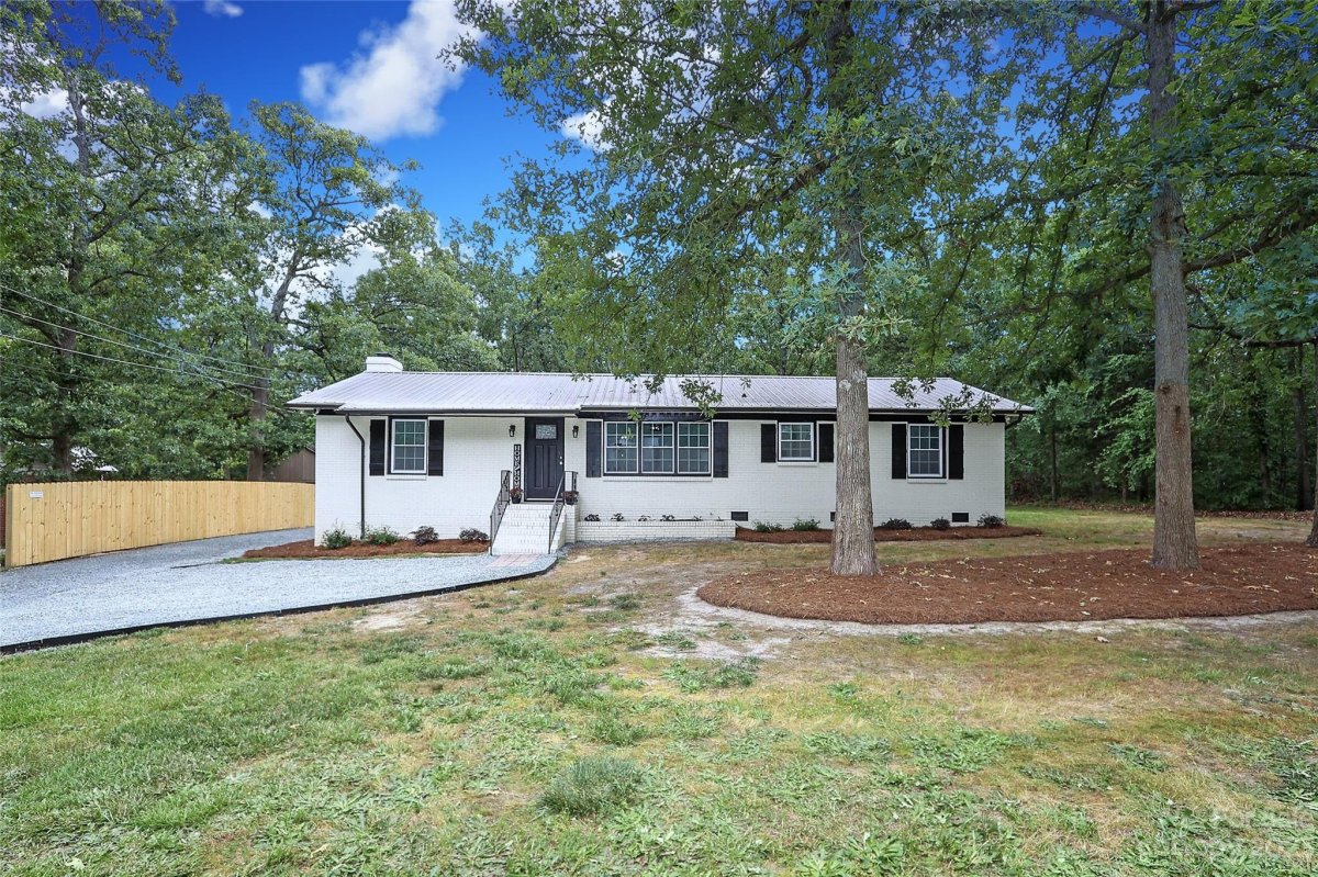 1106 Forest Drive