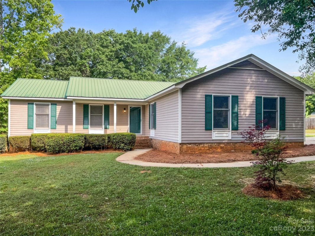 717 Mapleleaf Lane