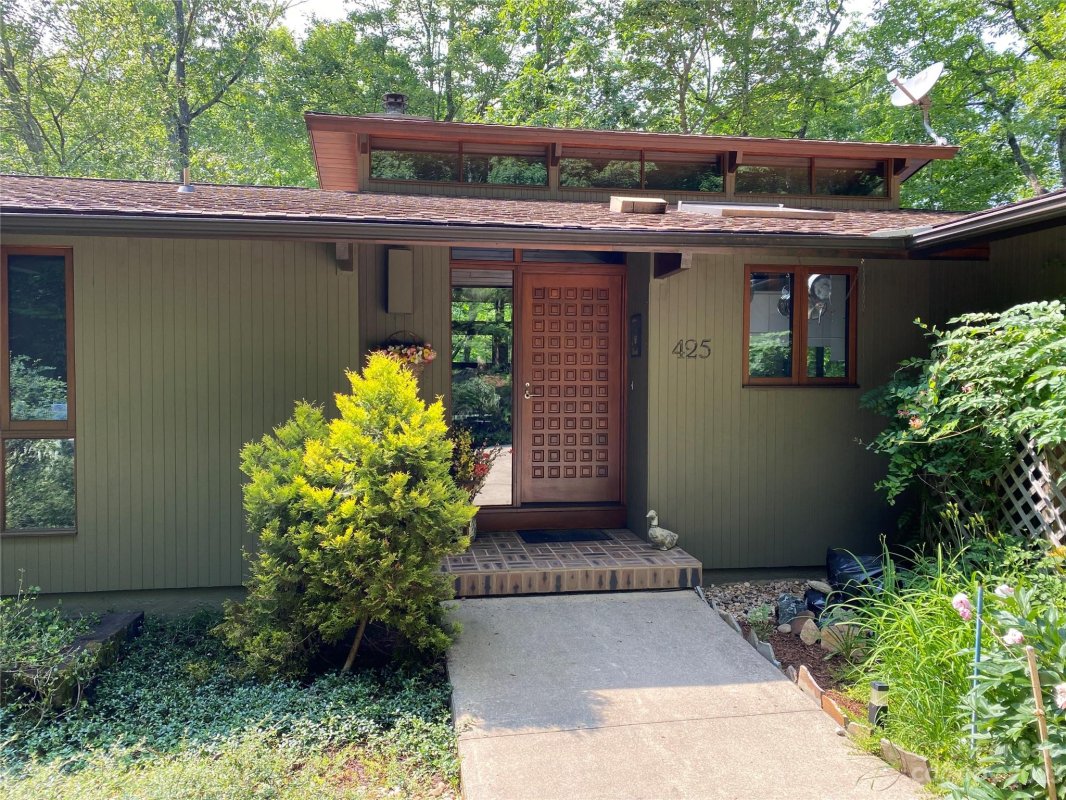 425 Paisley Circle