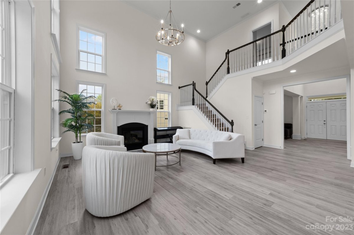 3423 Saint Clair Court