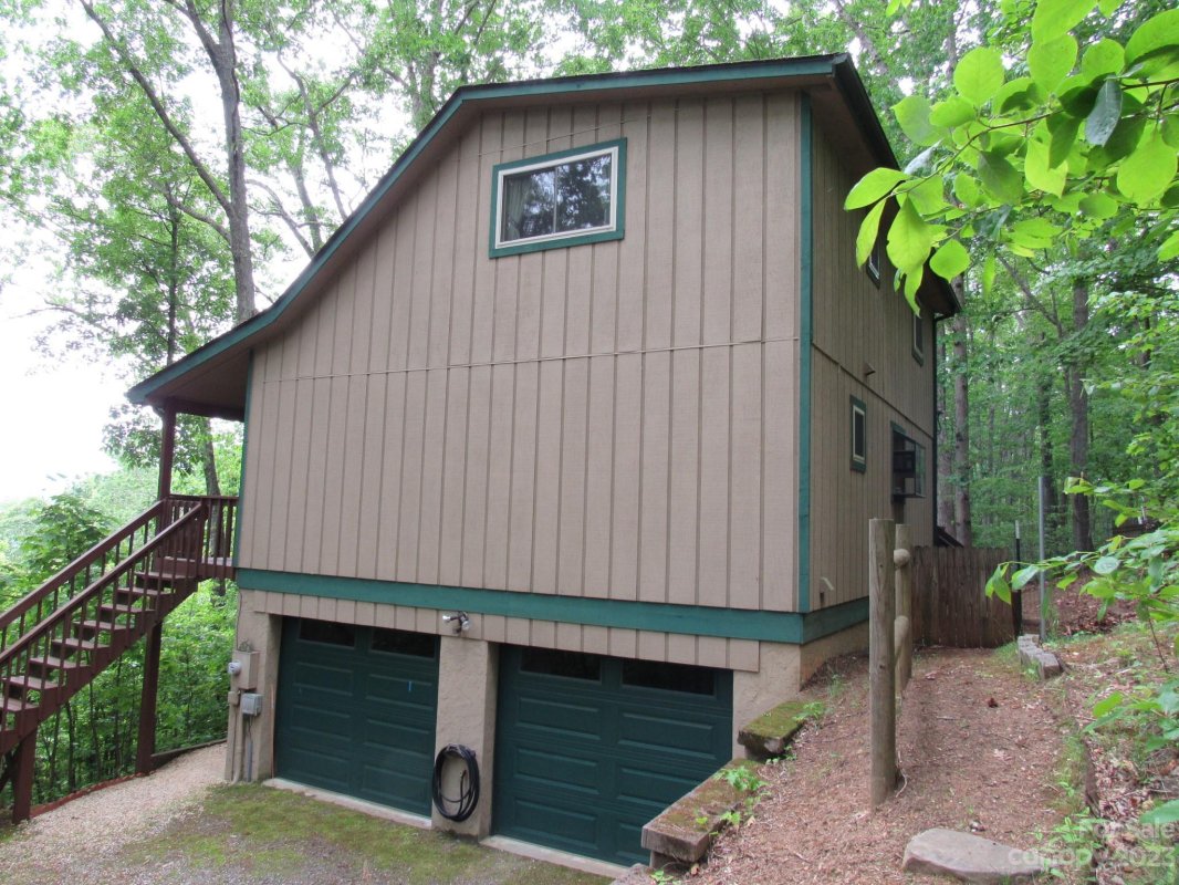 453 Wendy Way