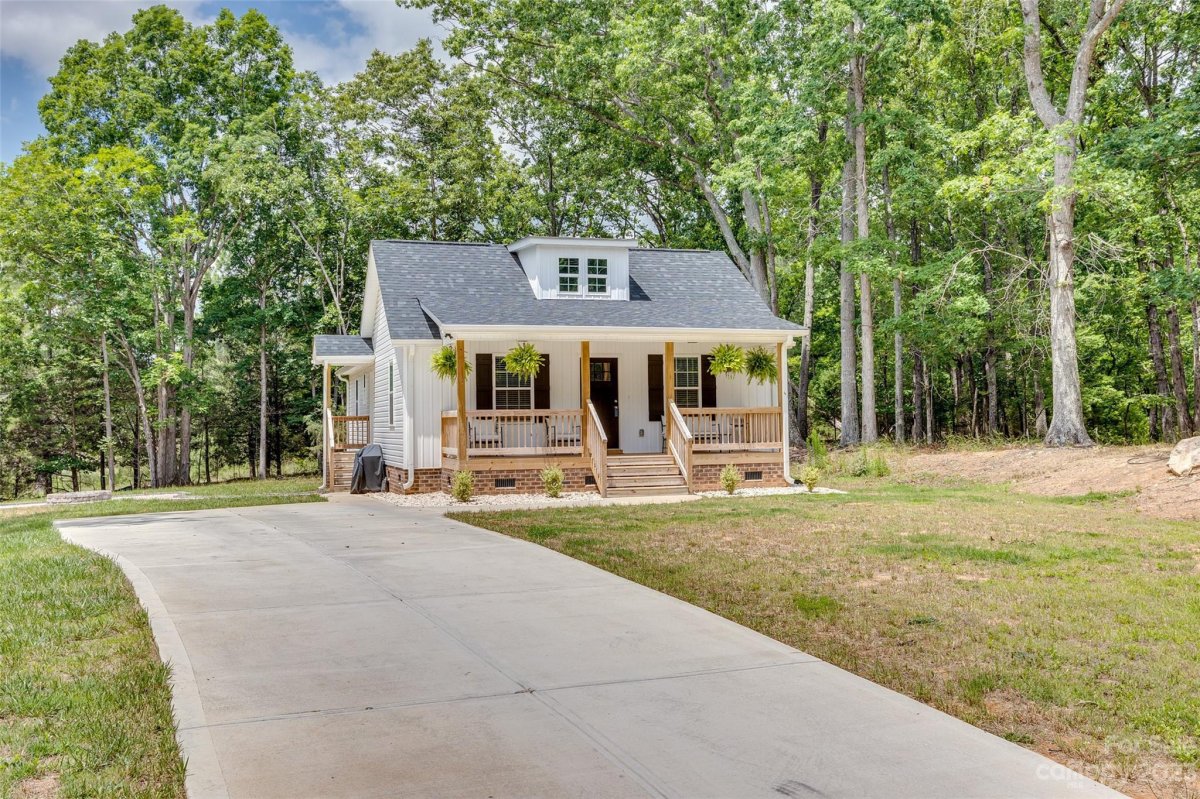 1561 Mack Drive
