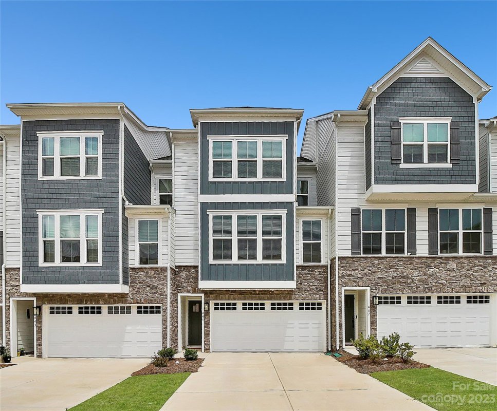 445 Lahinch Drive