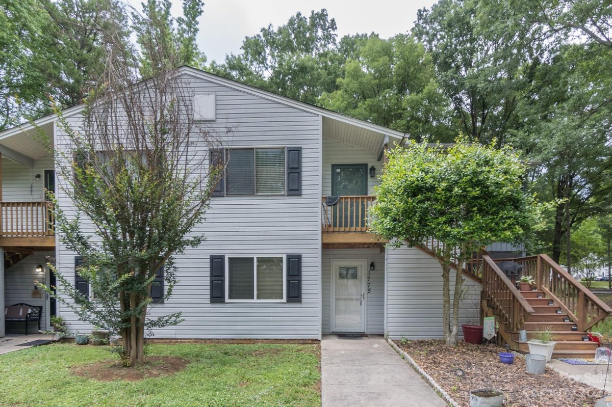1775 Hunters Trail