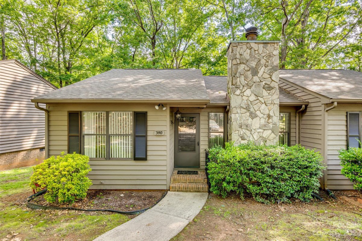 390 Tall Oaks Trail