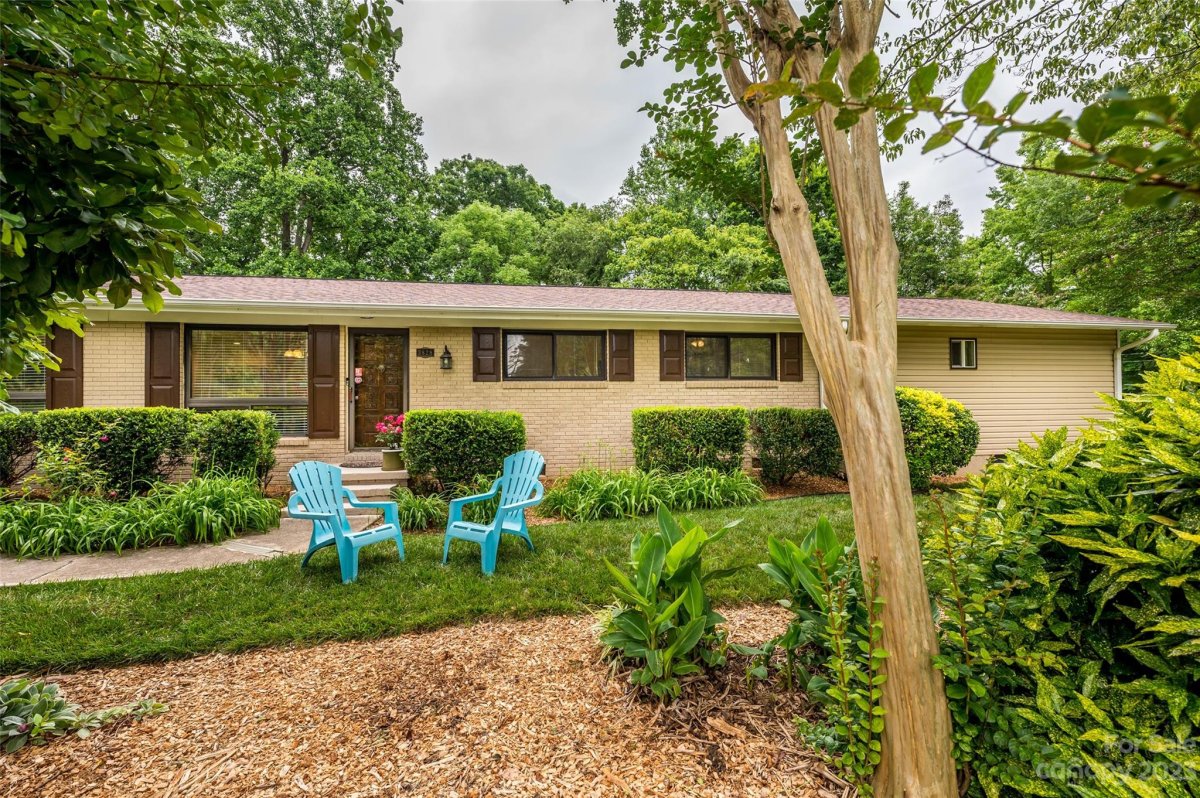 3828 Dunwoody Drive