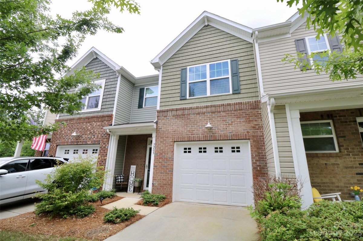 3205 Yarmouth Lane
