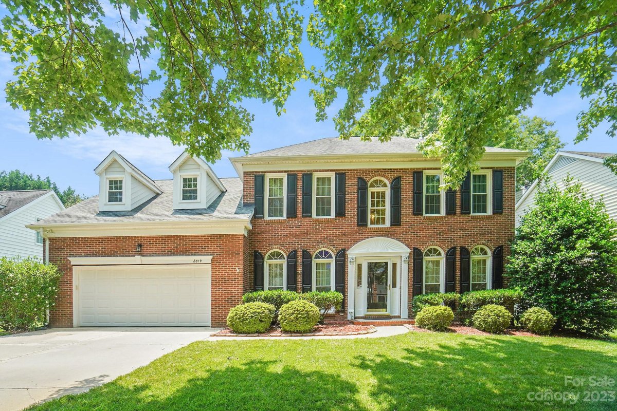 8819 Glade Court