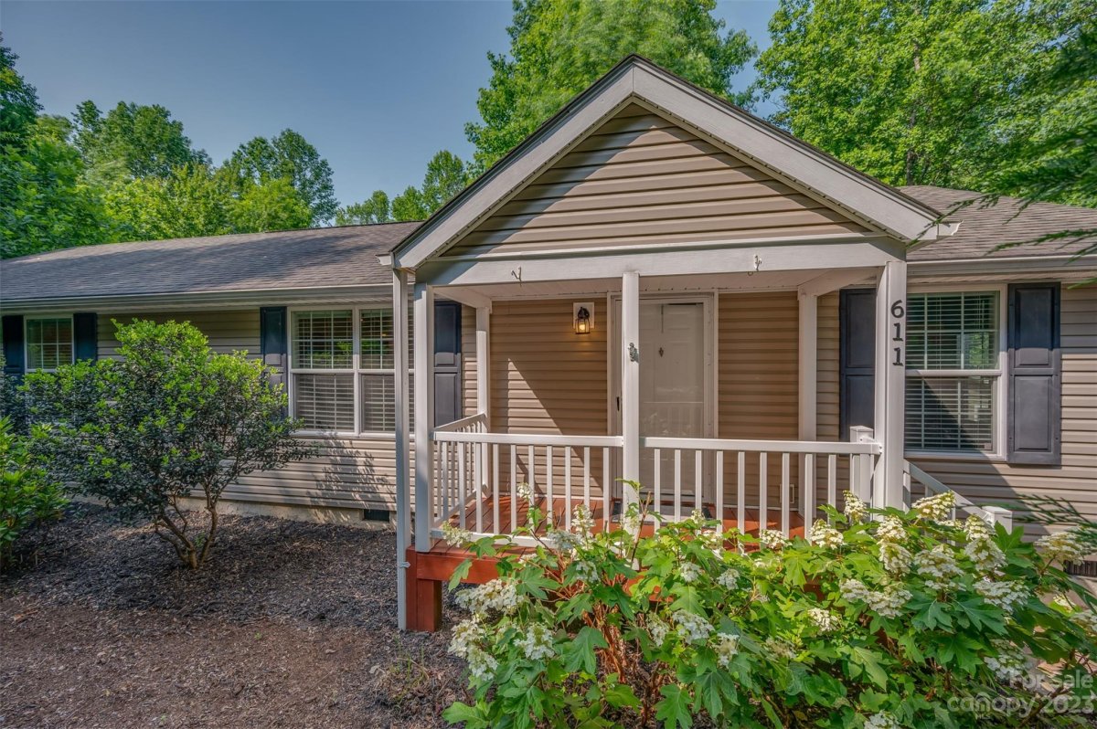 611 Meadowview Drive