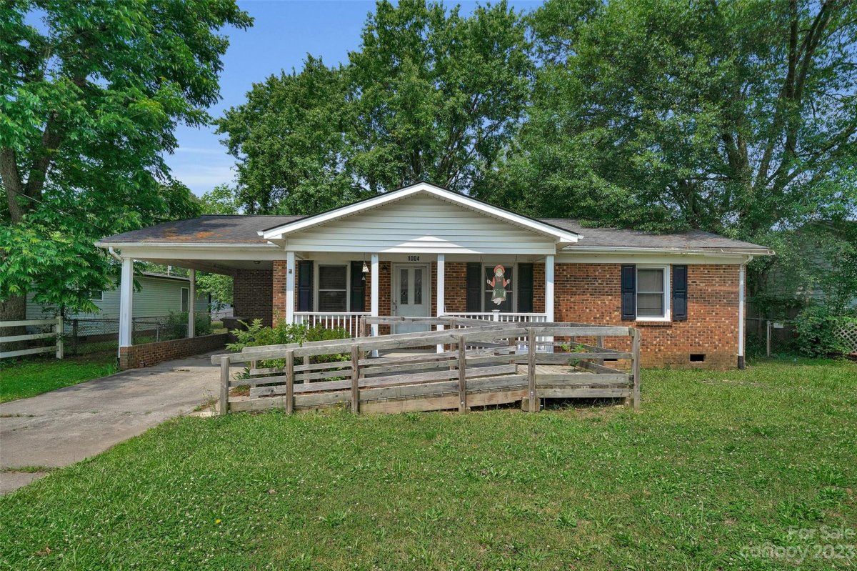 1004 Oakwood Avenue