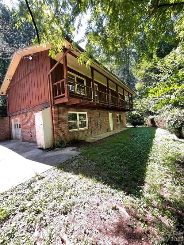 871 S Country Club Drive