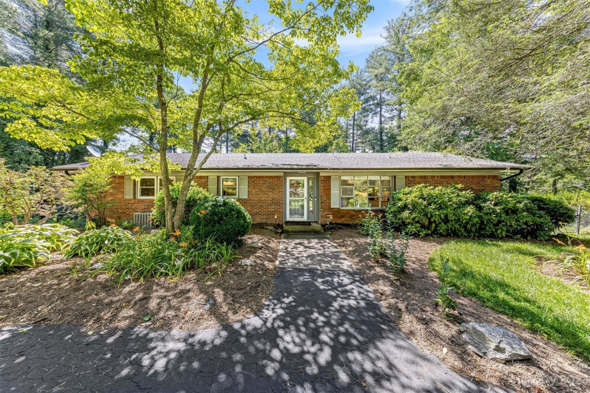 138 Surry Lane