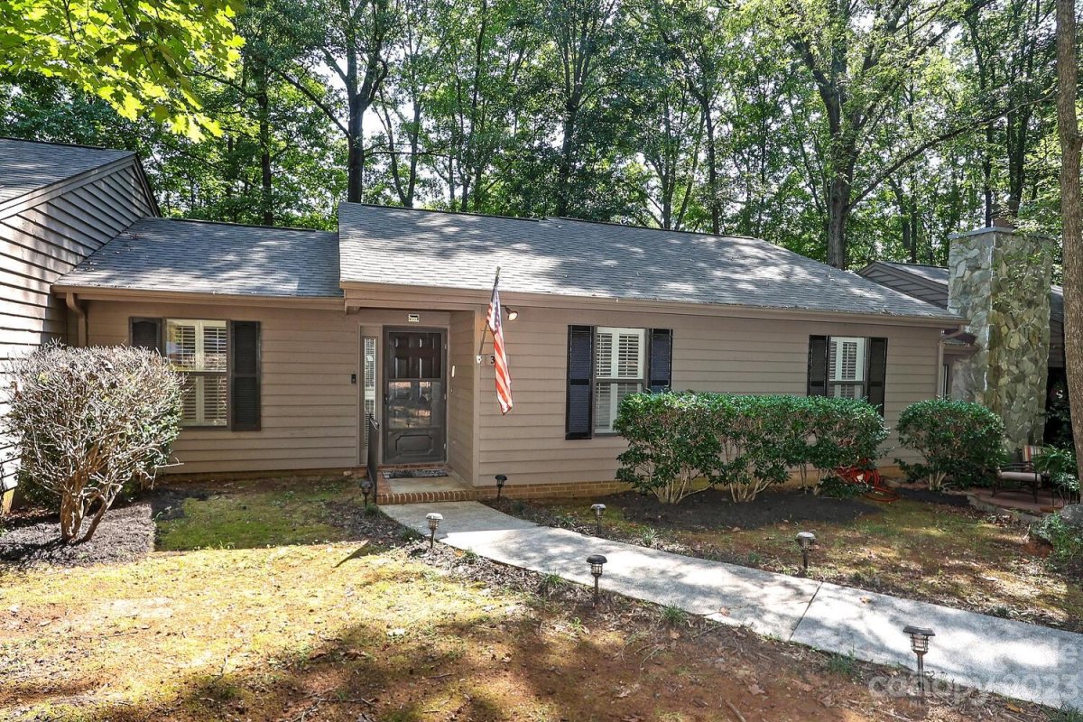 368 Tall Oaks Trail