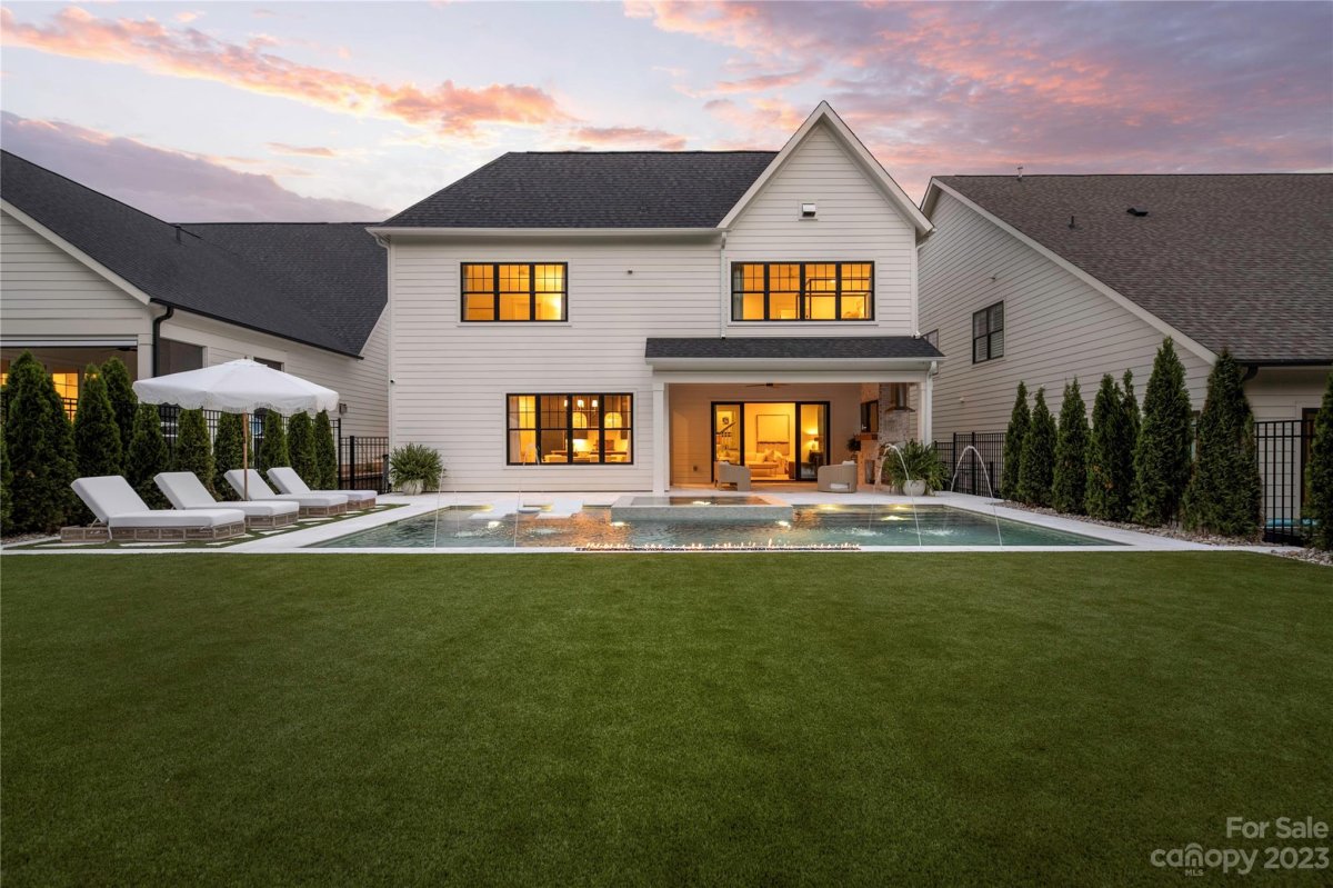 12108 Cambridge Square Drive
