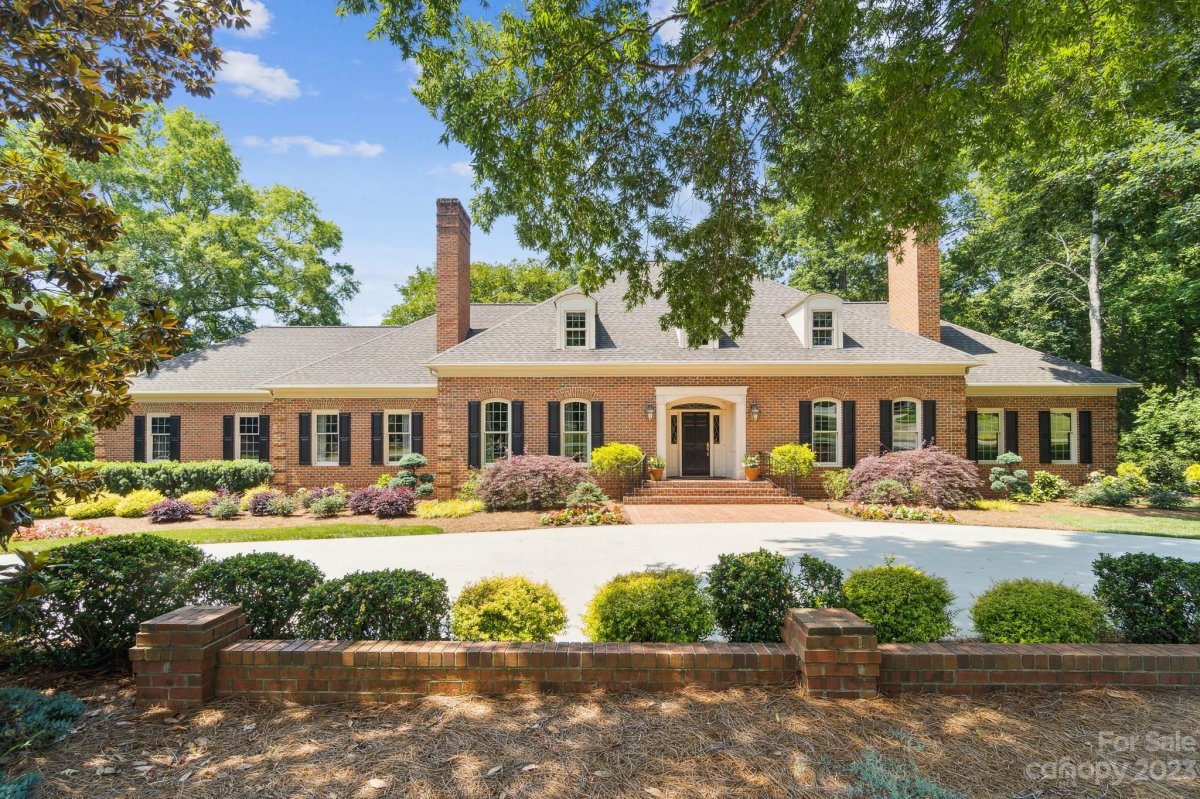 332 Deauville Road
