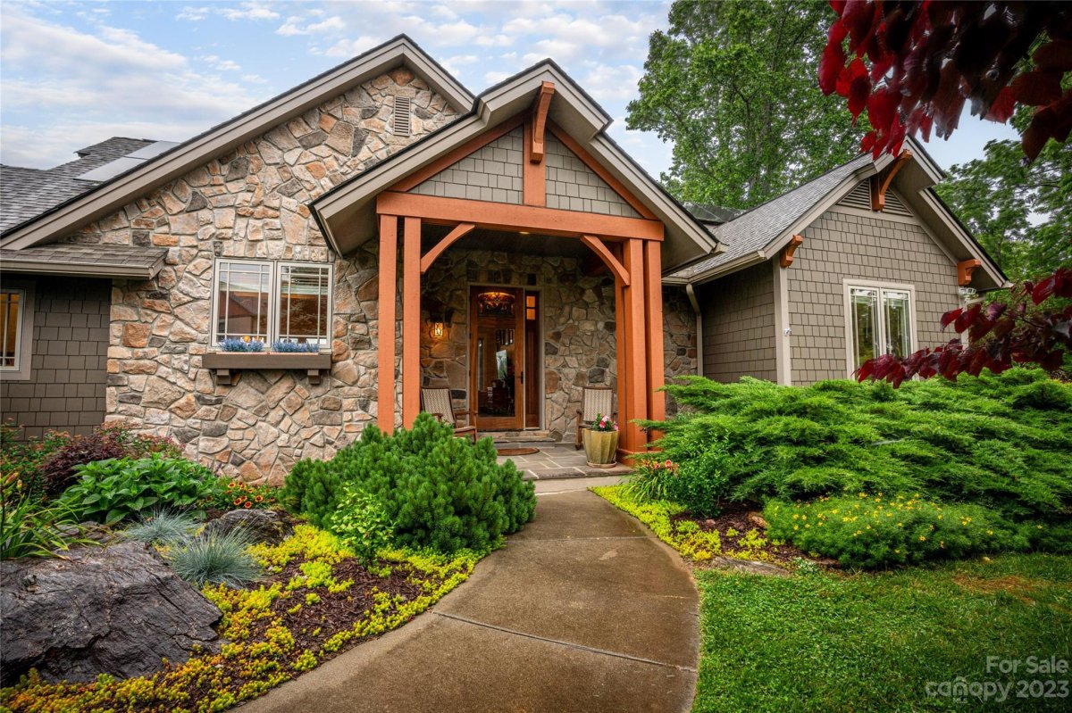 121 Fortress Ridge