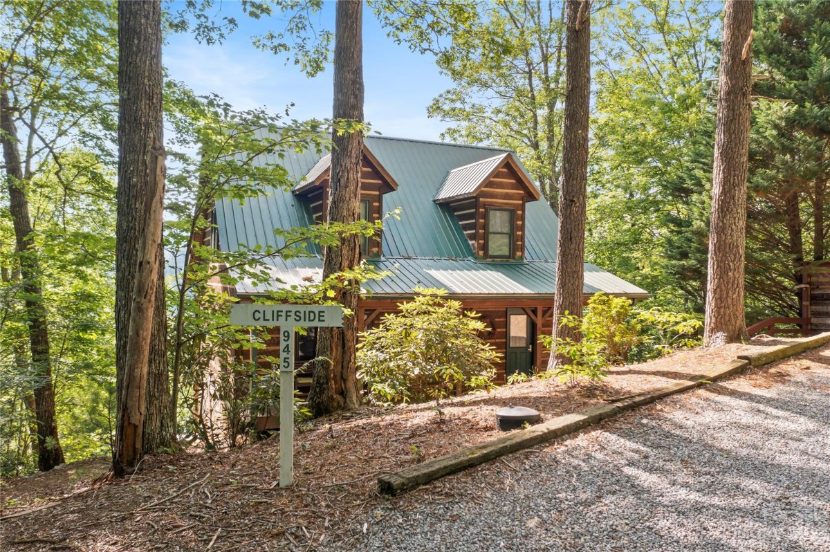 945 Wagon Ridge Lane