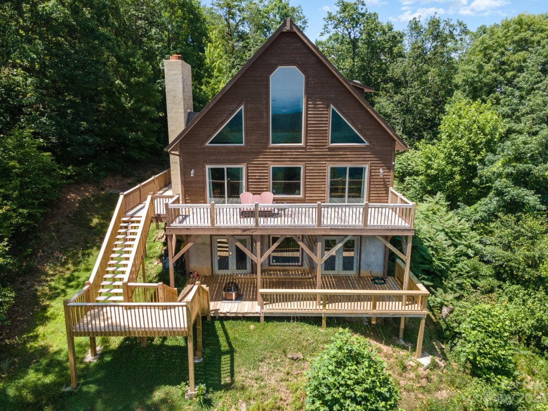 2913 Pine Ridge Drive