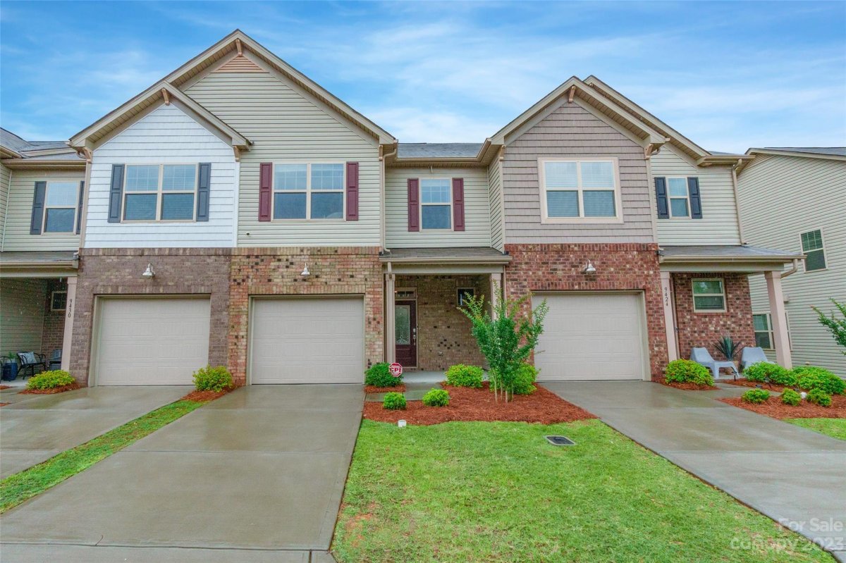 9428 Avery Lilac Lane
