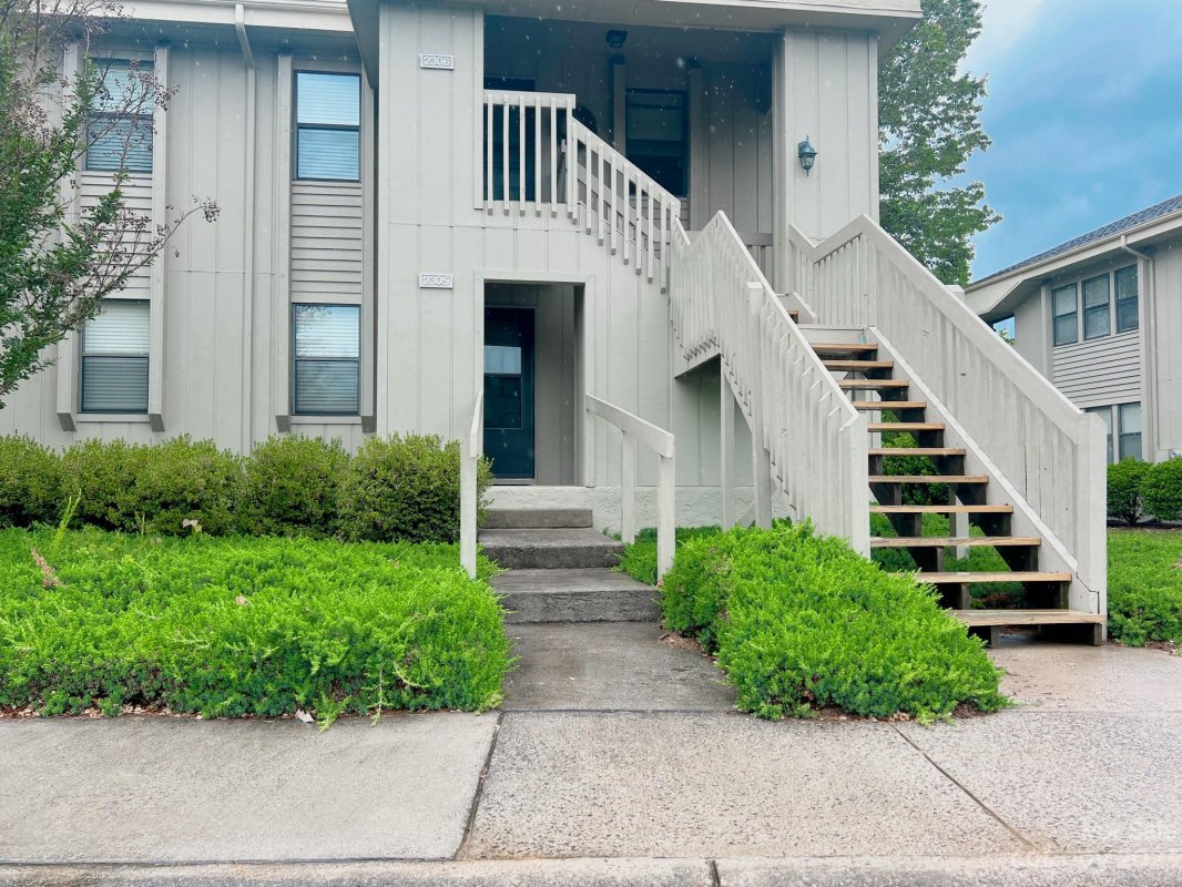 2305 Abbey Circle