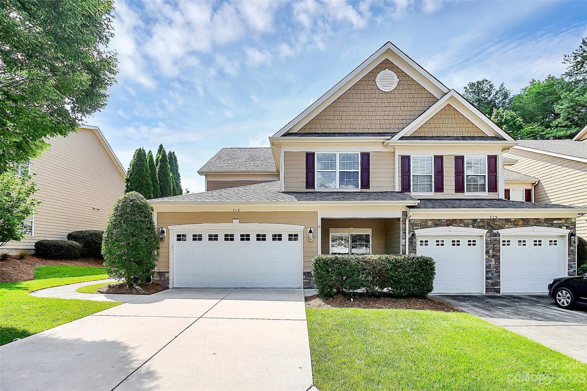 713 Deerbrook Lane