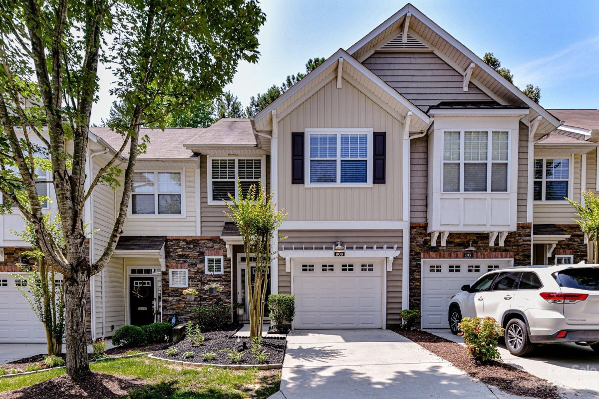 809 Petersburg Drive