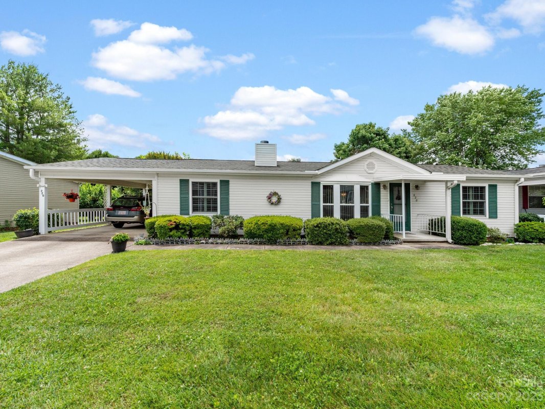220 White Ash Circle