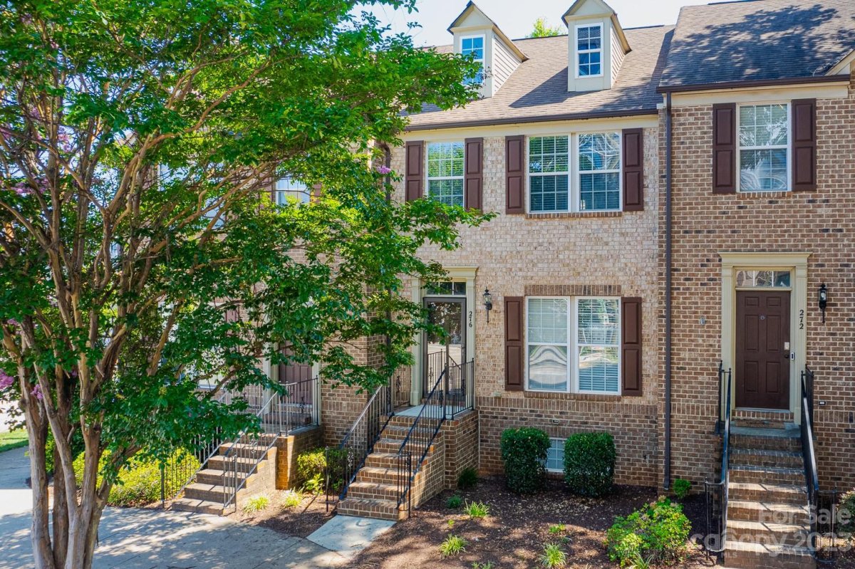 276 W Bland Street