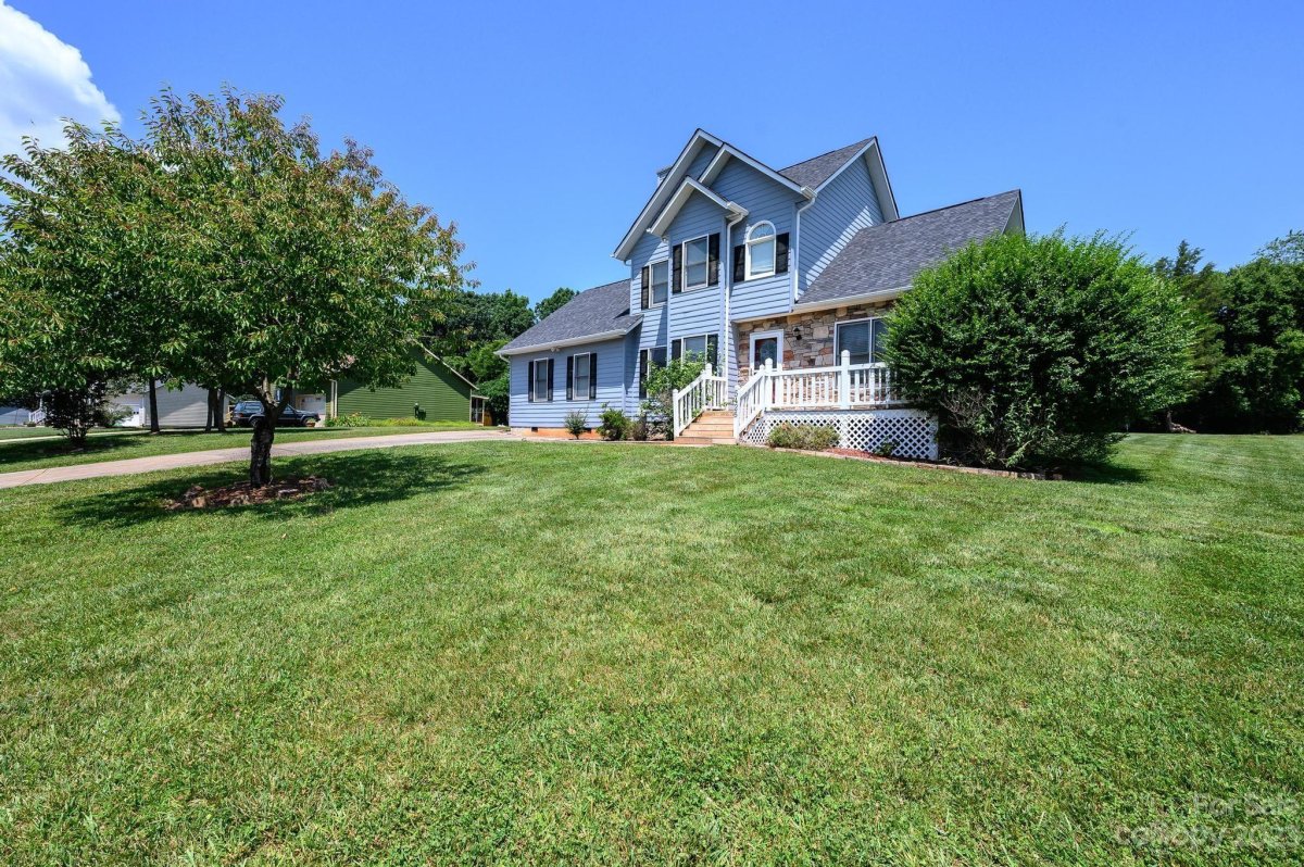 5426 Winding Oak Drive