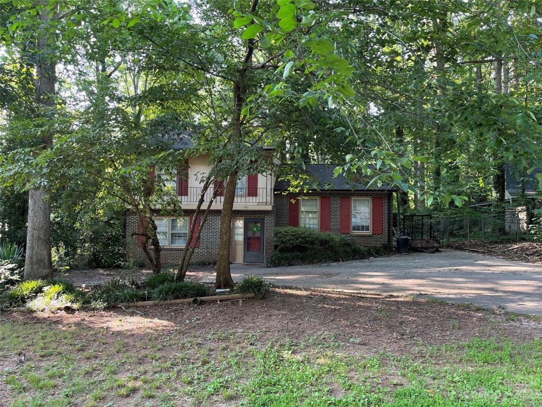 4736 Birchwood Court