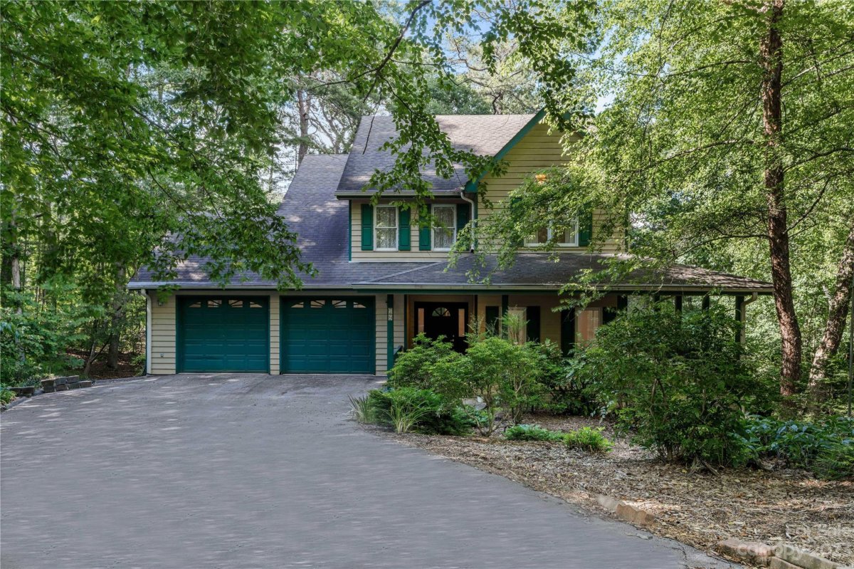 10 Holt Circle