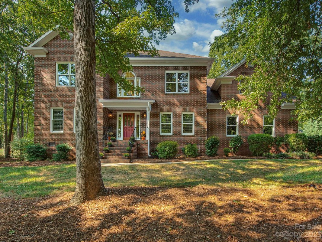 903 Woodhurst Drive