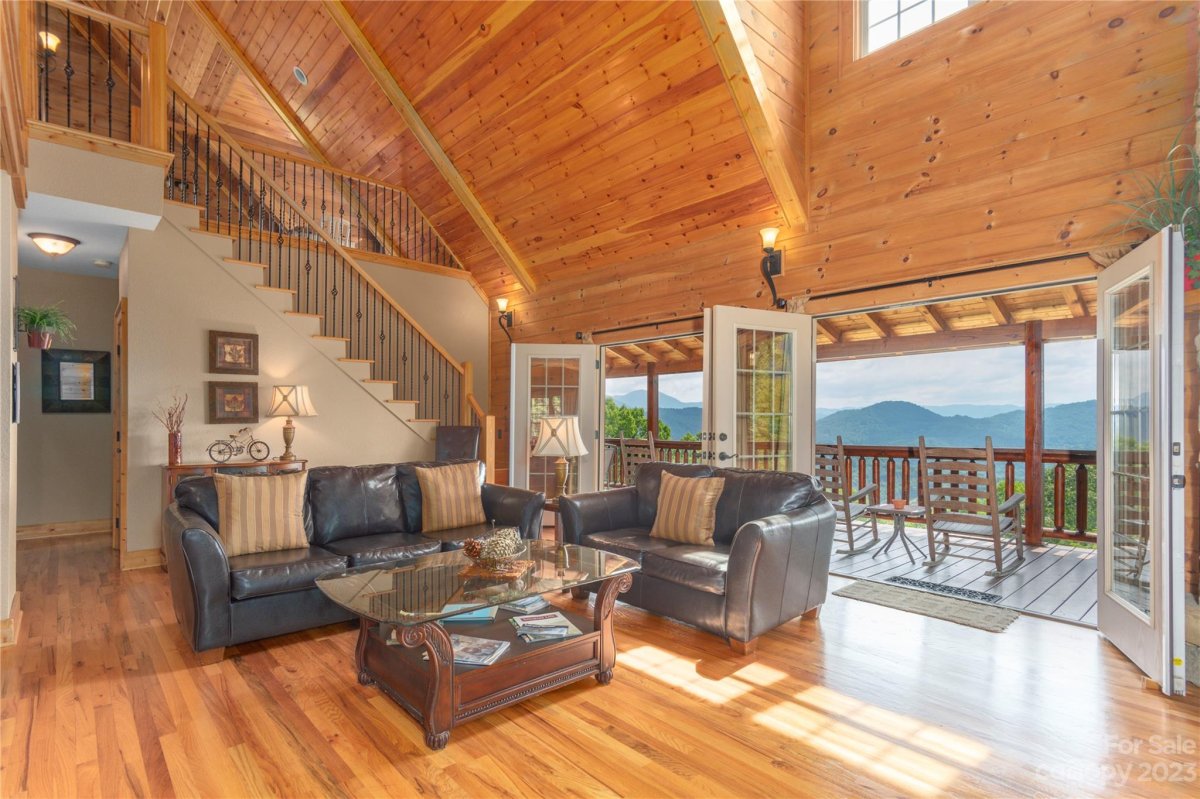 18 Bountiful Lane