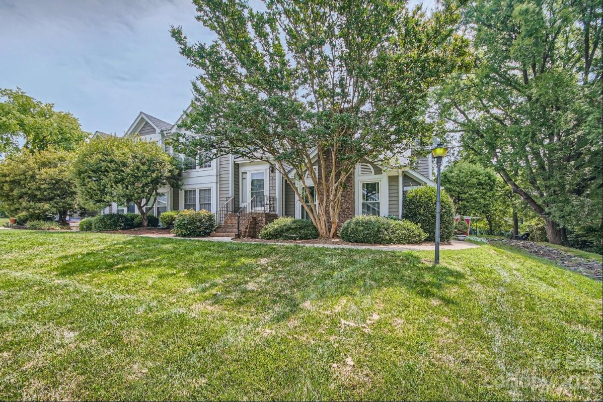 8256 Legare Court
