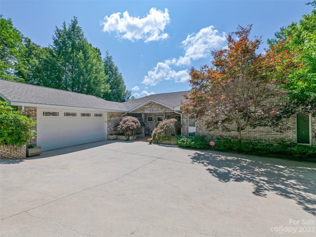21 High Bluff Drive