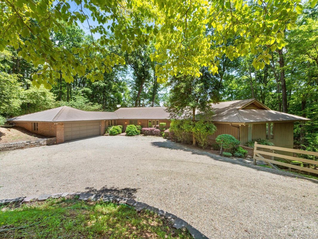 2481 Red Fox Road