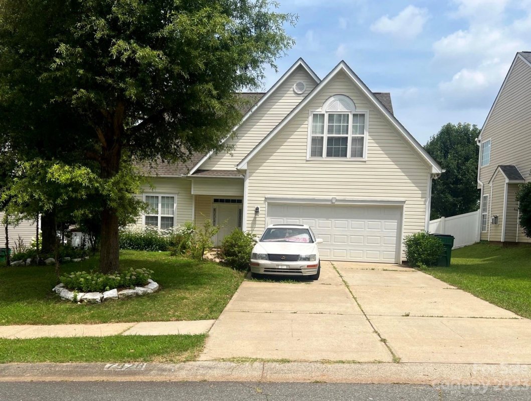 7928 Shiny Meadow Lane