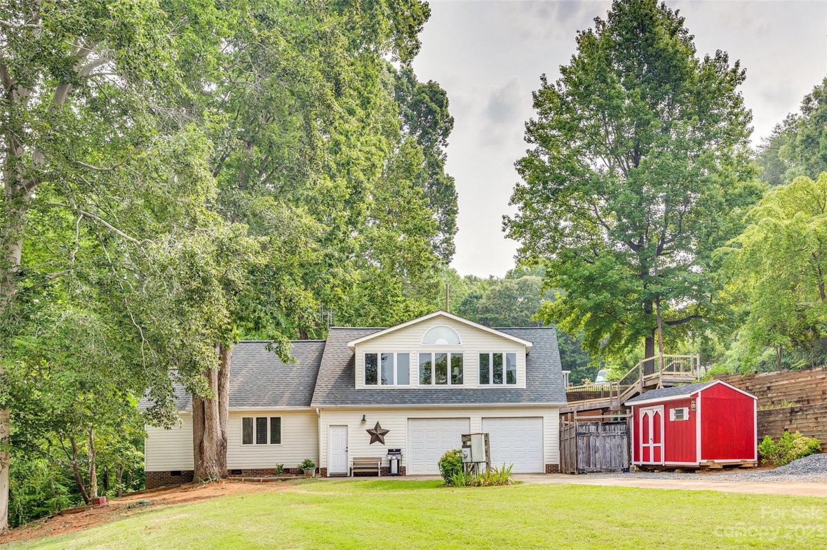 3811 Fox Valley Road