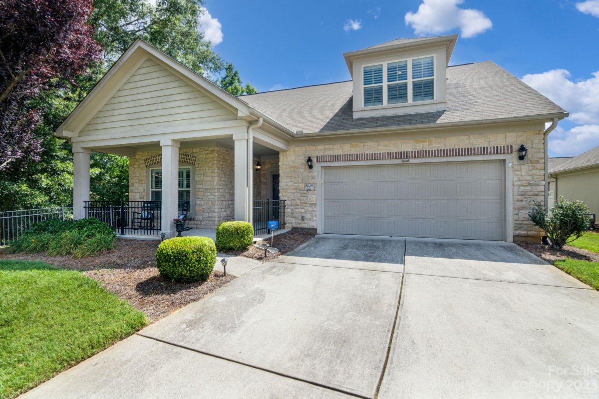 2228 Coltsview Lane