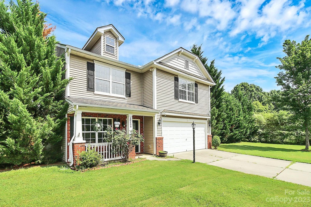 15206 Edgewater Forest Lane