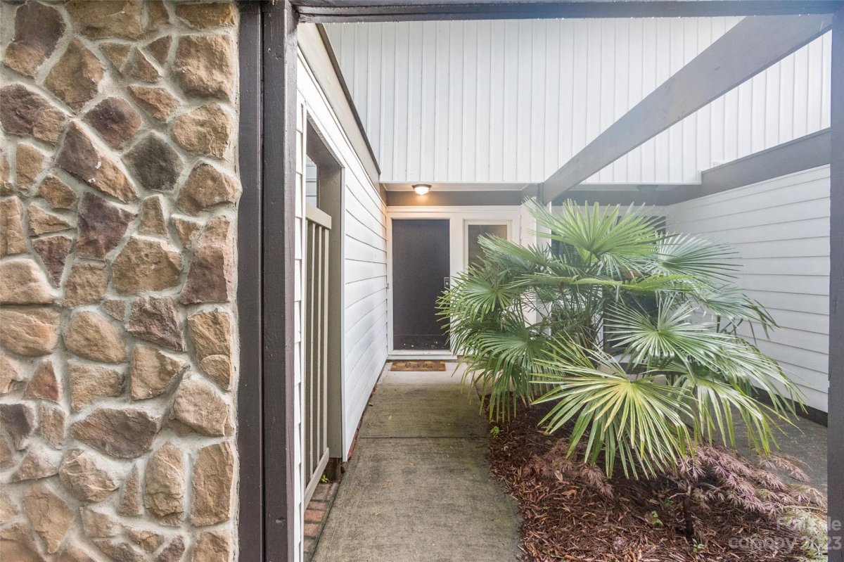 3641 Maple Glen Lane