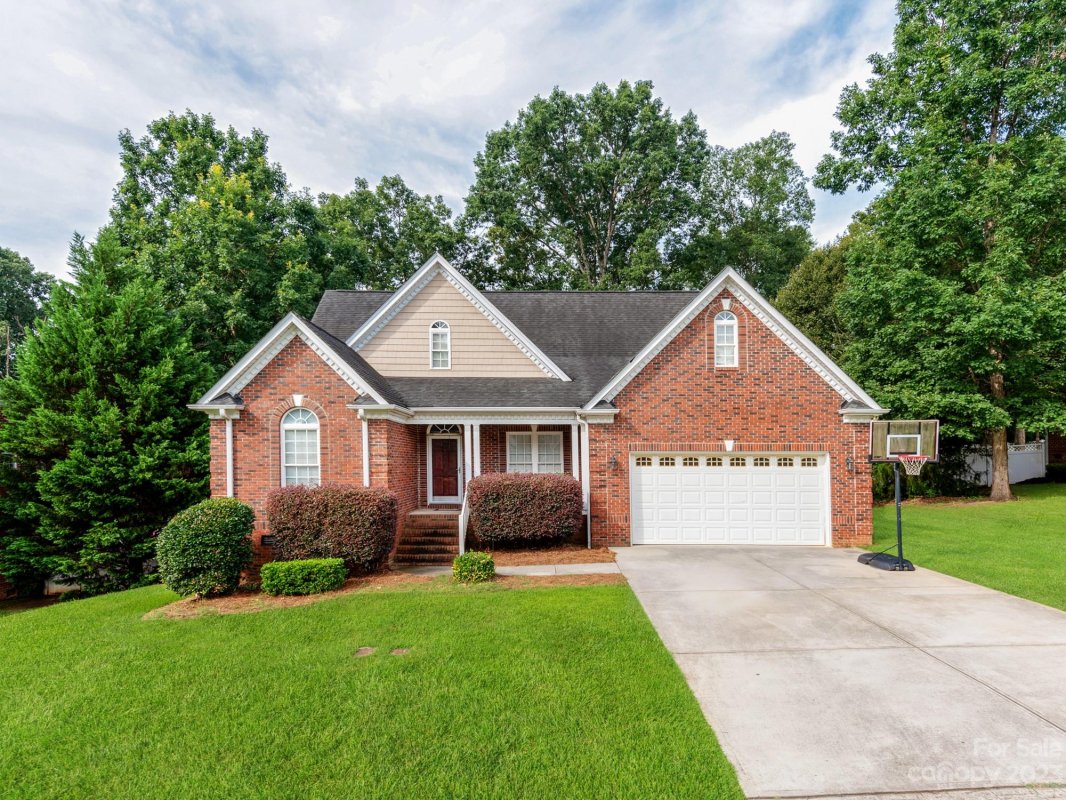 2721 Firethorn Court