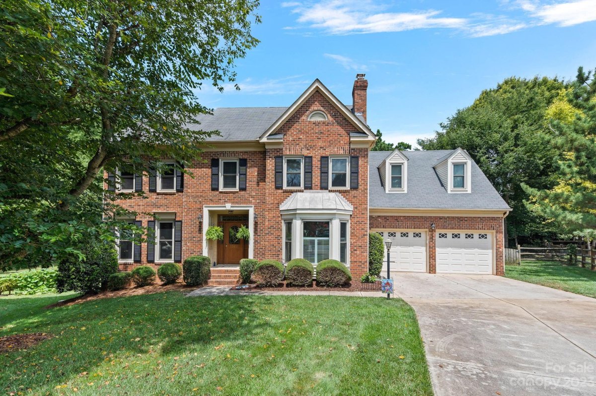 15131 Chewtonglen Lane