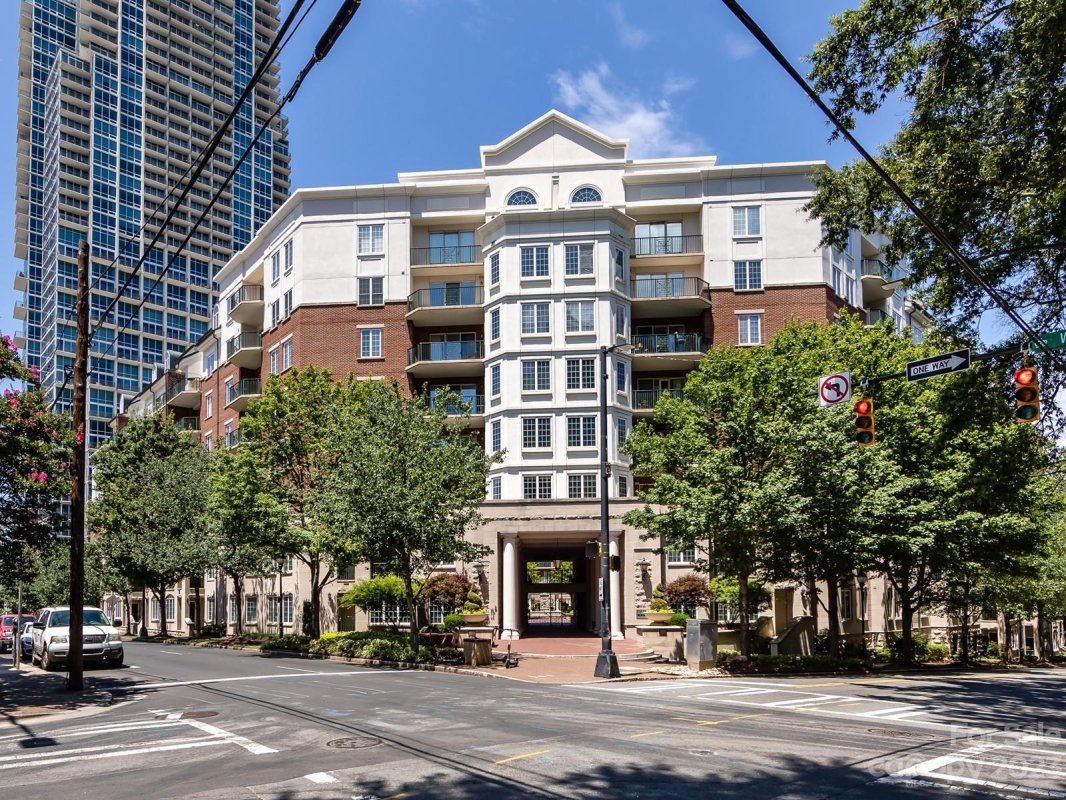 300 W 5th Street 407