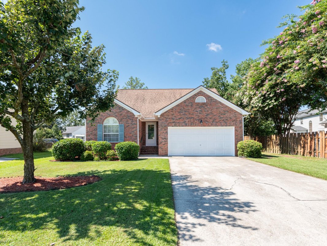 102 Oak Manor Drive